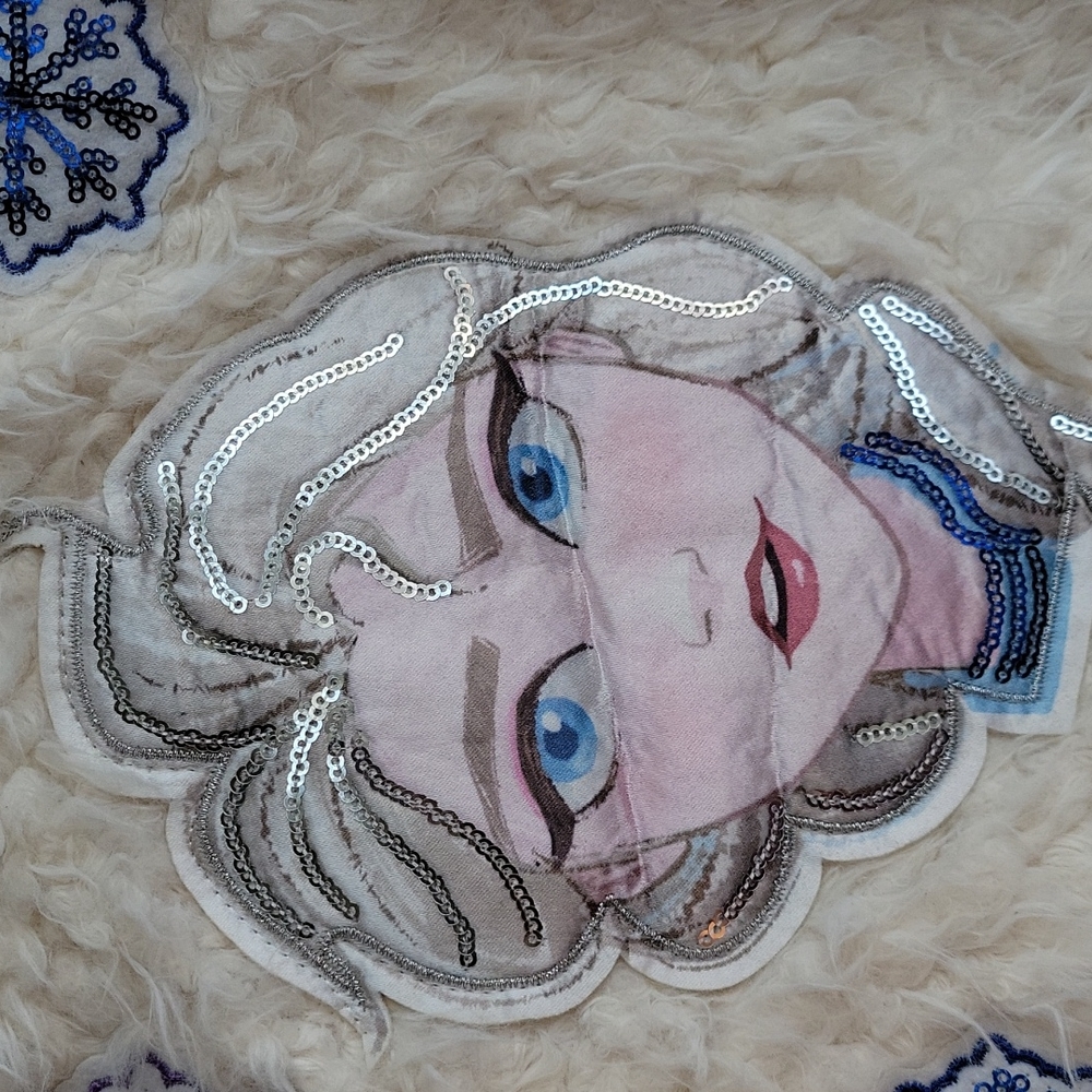 Disney Frozen Fluffy/Shaggy Sweatshirt in Cream with Elsa Appliqués Girls Medium - Picture 8 of 8